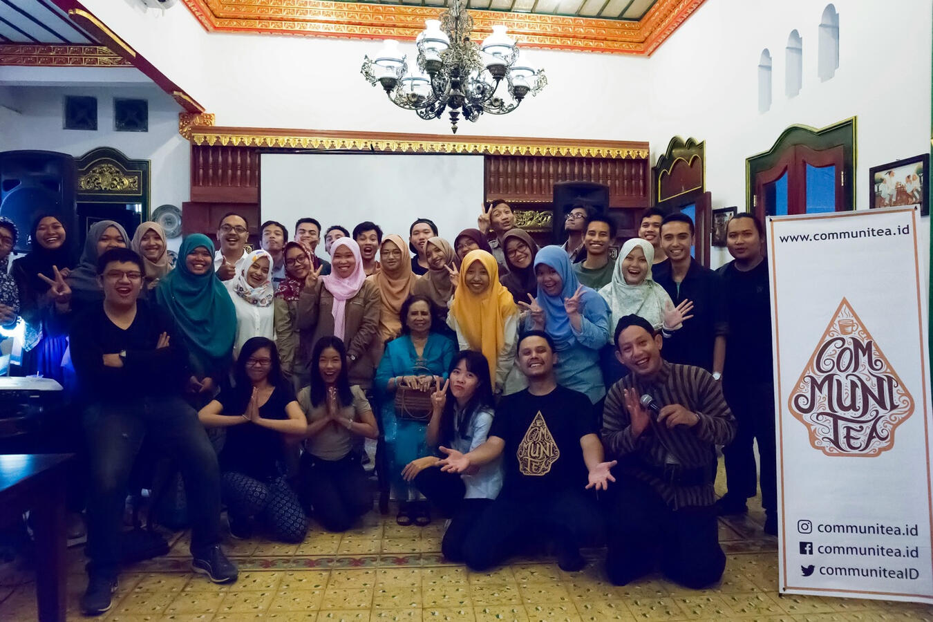 Photography Workshop and Traditional Food Talkshow in Kotagede "Communitea"