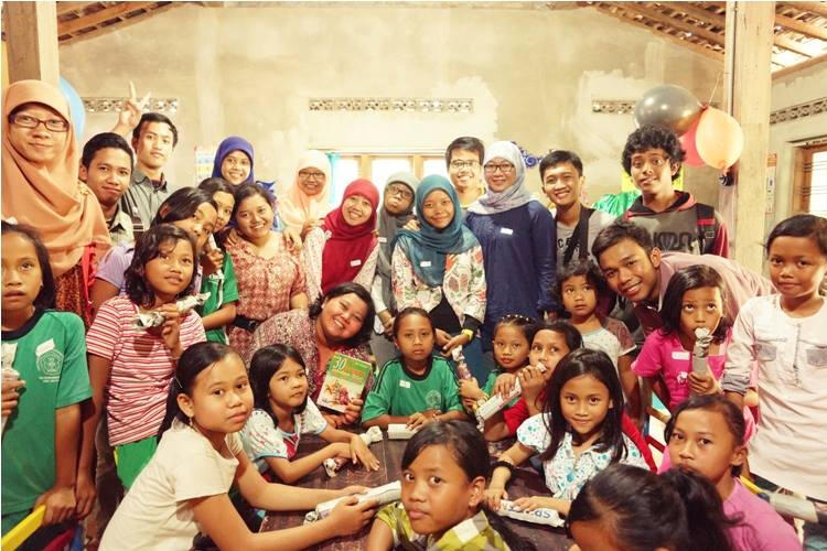 Establishing a library and child-friendly environment in Kulon Progo Village. Supported by “Jogja Menyala”